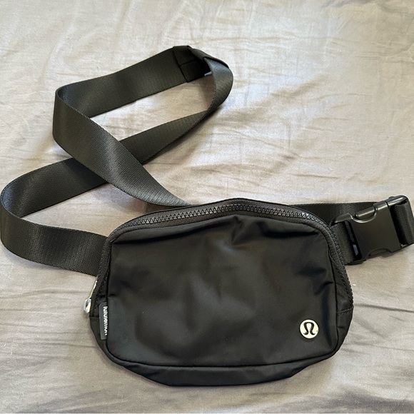 lululemon athletica Handbags - Lululemon belt bag